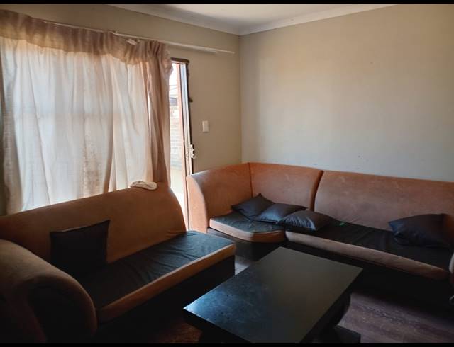 3 BEDROOM HOUSE FOR SALE IN BEVERLEY HILLS